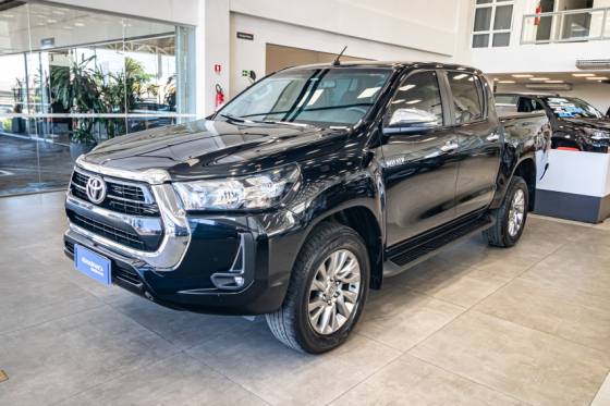 TOYOTA HILUX 2.8 D-4D TURBO DIESEL CD SRV 4X4 AUTOMÁTICO TOYOTA HILUX 2.8 D-4D TURBO DIESEL CD SRV 4X4 AUTOMÁTICO